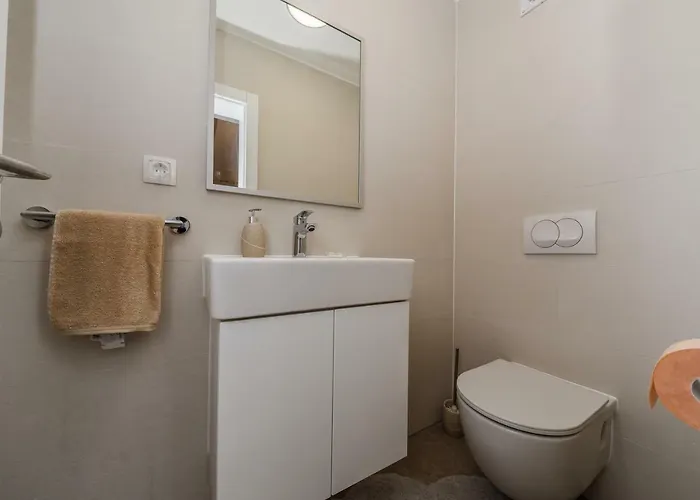 Milena-with A Pool Apartament *