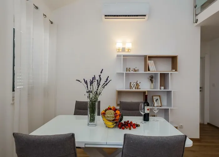 Milena-with A Pool Apartament Trogir