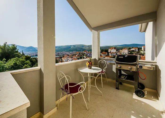 Milena-with A Pool Apartament