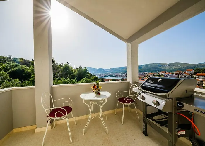 Milena-with A Pool Apartament *