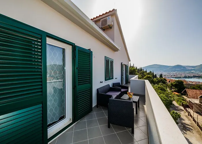 Milena-with A Pool Apartament *