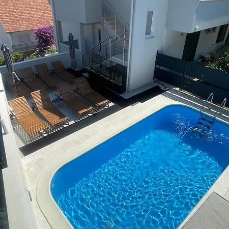 Апартаменты Milena-with A Pool Трогир