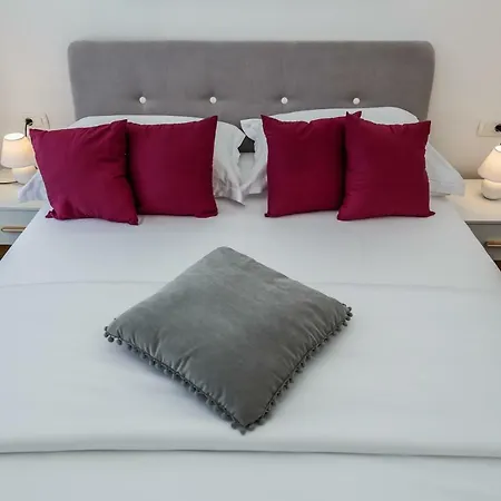 Milena-with A Pool Apartman *