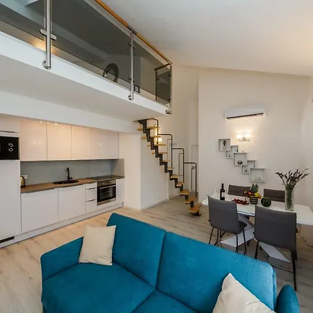 Milena-with A Pool Apartament *