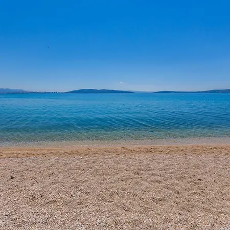 Milena-with A Pool Apartament